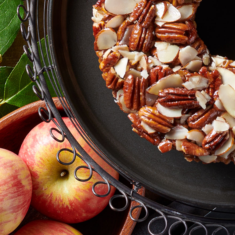 Apple Cinnamon Pecan Cake